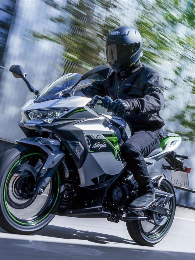Kawasaki Ninja 300 धांसू लुक और फीचर्स के साथ जल्द होगी लांच